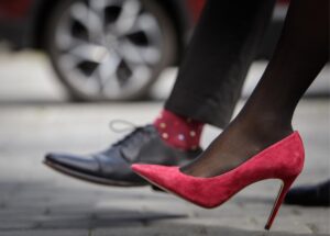 Krampfadern durch hohe Schuhe: Mythos, Ursachen und effektive Prävention