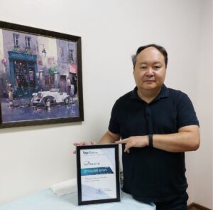 Krampfadern behandeln: Helfen Salben und Kompressionsstrümpfe wirklich? Ein Phlebologe klärt auf